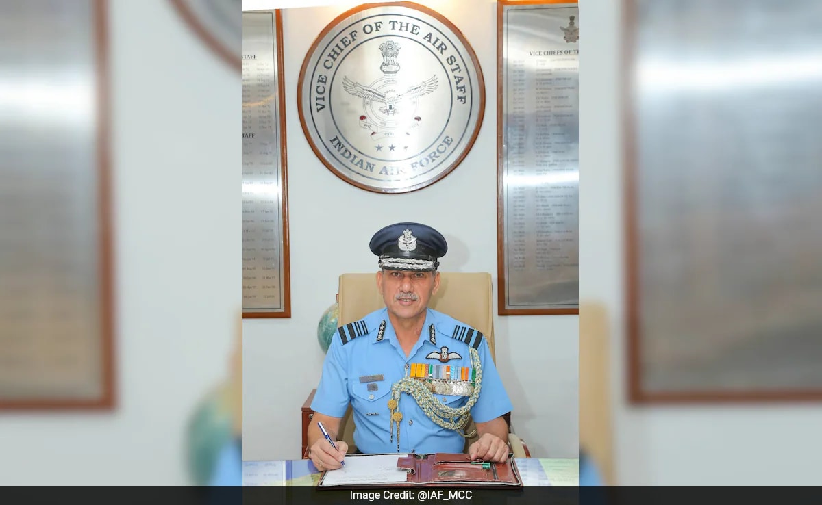 Ню Делхи Въздушен маршал Narmdeshwar Tiwari в петък пое отговорност