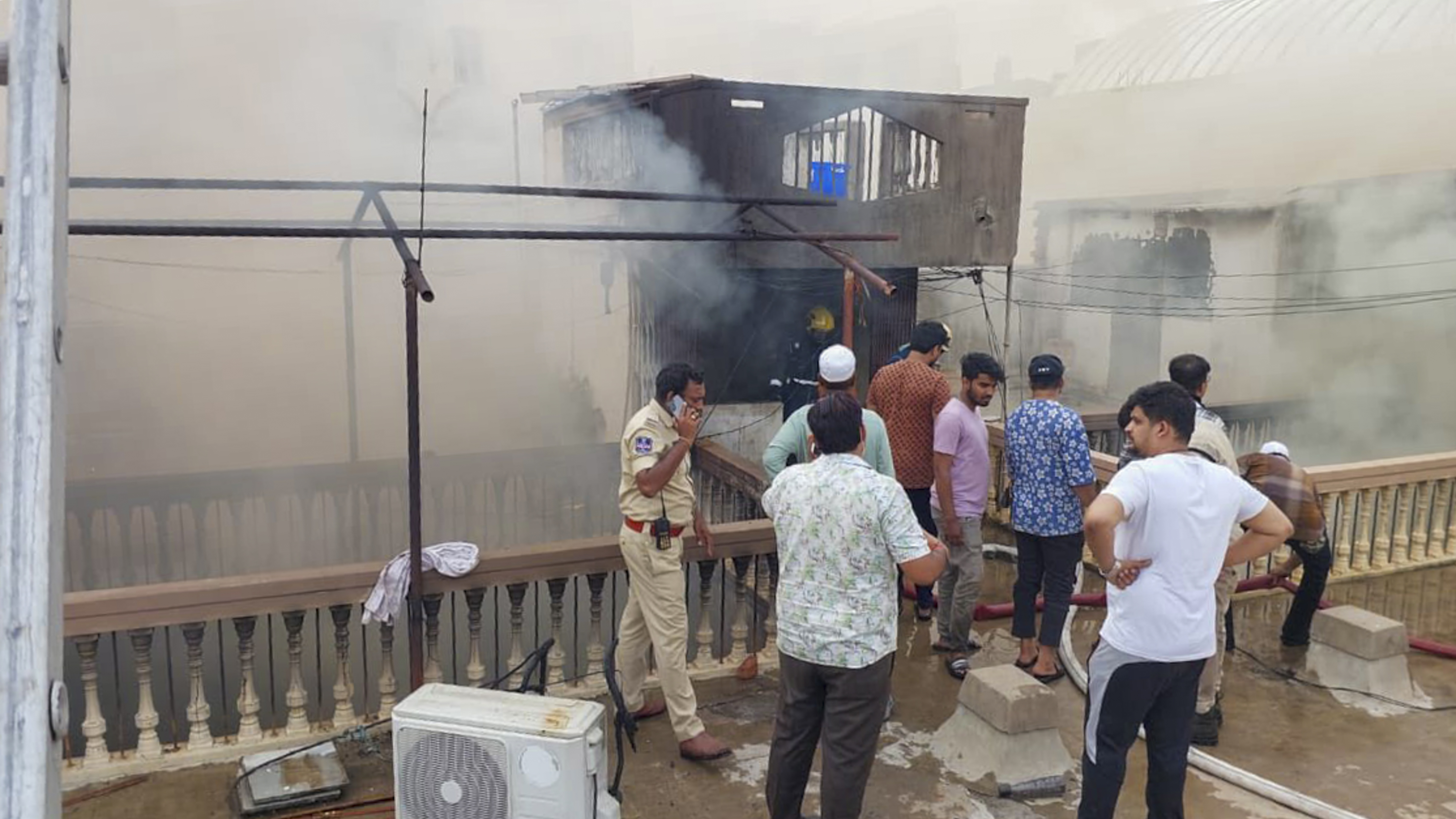 17 लोगों का परिवार, बांहों में बच्चों संग महिला राख...  जब चीखों से कांप गई चारमीनार