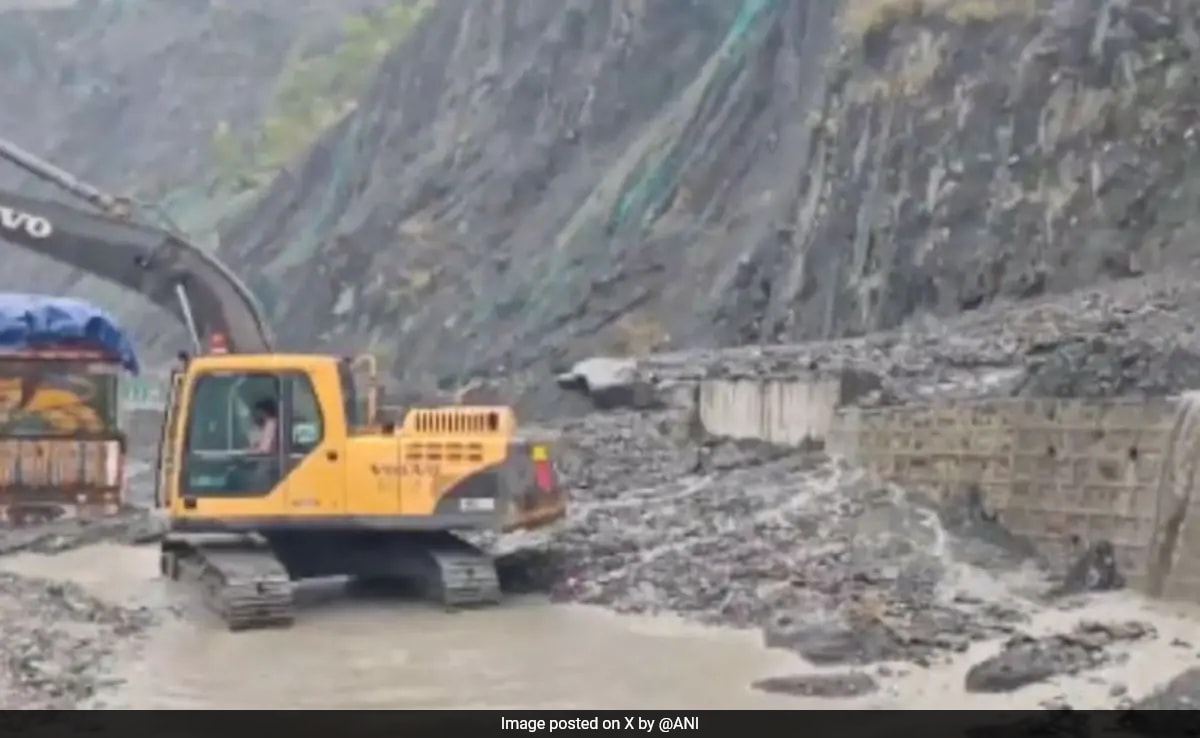 Шринагар След кал в района на Шамба Сери в Рамбан