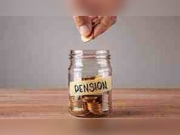 82 मृतकों के बैंक खातों में जा रही थी पेंशन, सत्यापन पर खुला राज, अब DM का सख्त आदेश 82 मृतकों के बैंक खातों में जा रही थी पेंशन, सत्यापन पर खुला राज, अब DM का सख्त आदेश