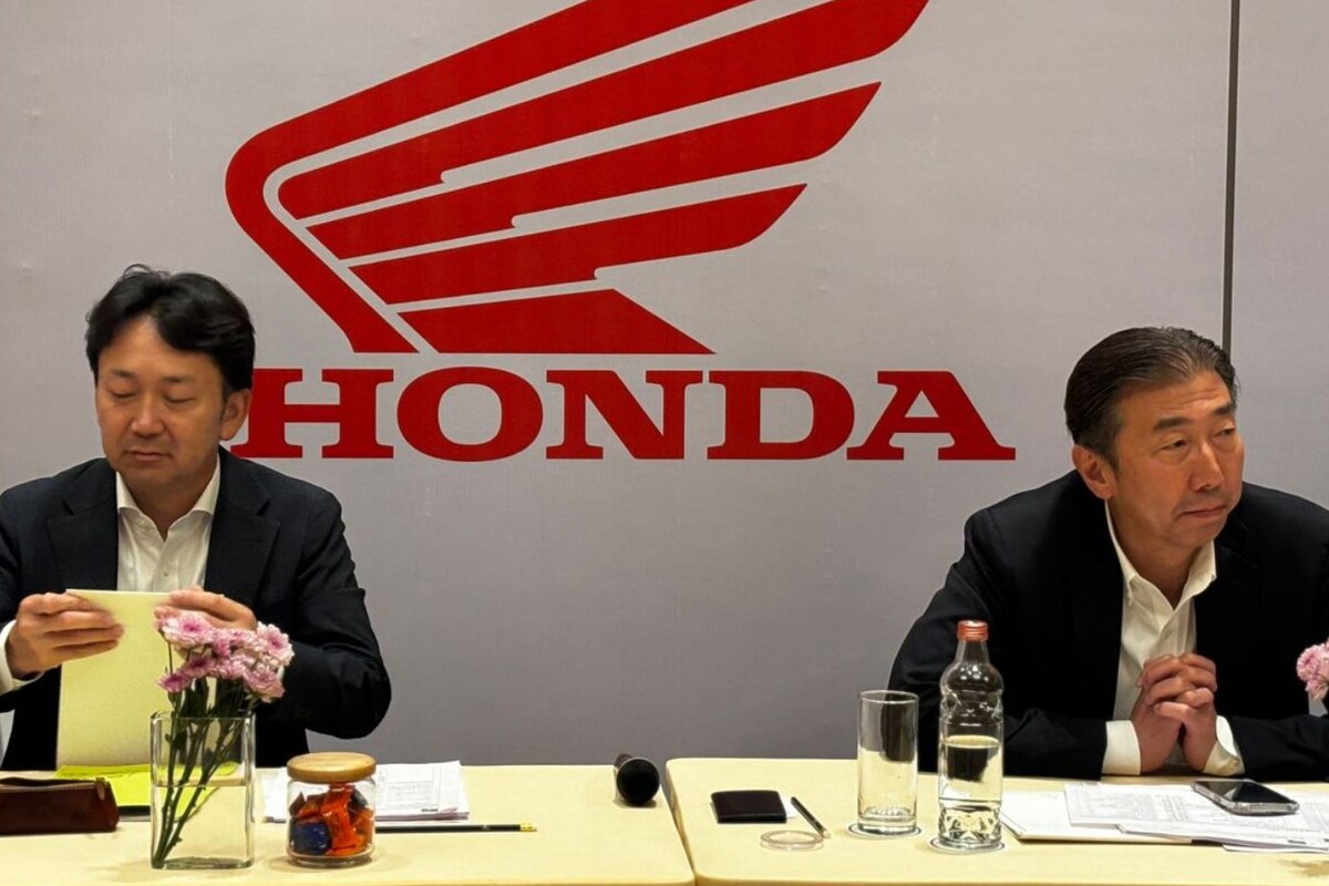 Left: Tsutsumu Otani, president, CEO and MD, HMSI Right: Minoru Kato, head of Motorcycles Business, Honda Motor Company Left: Tsutsumu Otani, president, CEO and MD, HMSI Right: Minoru Kato, head of Motorcycles Business, Honda Motor Company