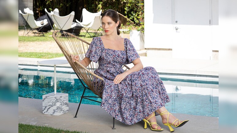 Summer vacation के लिए इससे बेहतर और Trendy Dresses कहीं नहीं मिलेंगी आपको! आपके लुक को देख हर कोई करेगा कॉम्प्लिमेंट Summer vacation के लिए इससे बेहतर और Trendy Dresses कहीं नहीं मिलेंगी आपको! आपके लुक को देख हर कोई करेगा कॉम्प्लिमेंट