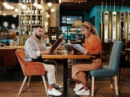 5 Foods To Steer Clear Of On A First Date