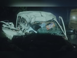 बिहार: कार और ट्रैक्टर के बीच भीषण टक्कर में 8 लोगों की मौत, 2 घायल बिहार: कार और ट्रैक्टर के बीच भीषण टक्कर में 8 लोगों की मौत, 2 घायल