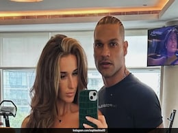Shikhar Dhawan And Sophie Shine Follow A Gym Routine As Strong As The Former Cricketer's Pose Shikhar Dhawan And Sophie Shine Follow A Gym Routine As Strong As The Former Cricketer's Pose