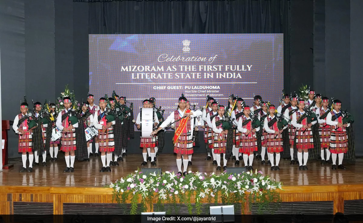 Aizawl Главният министър Лалдухома във вторник обяви Mizoram за първата