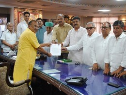 बीजेपी विधायक कंवरलाल मीणा की सदस्यता पर फैसला जल्द, विधानसभा अध्यक्ष ने महाधिवक्ता से मांगी राय बीजेपी विधायक कंवरलाल मीणा की सदस्यता पर फैसला जल्द, विधानसभा अध्यक्ष ने महाधिवक्ता से मांगी राय