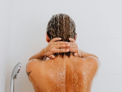 सिर पर गर्म पानी डालकर नहा रहे हैं? आयुर्वेद की ये चेतावनी नजरअंदाज की तो हो सकता है बड़ा नुकसान