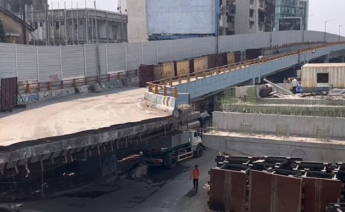 फेब्रुवारी 2024 मध्ये गोखले पूल आणि फ्लायओव्हरमधील अलायनमेंट चुकली होती फेब्रुवारी 2024 मध्ये गोखले पूल आणि फ्लायओव्हरमधील अलायनमेंट चुकली होती