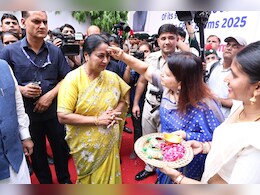 दिल्ली में महिलाओं को कब मिलेगी 2500 रूपए की सम्मान राशि? CM ने खुद दिया अपडेट