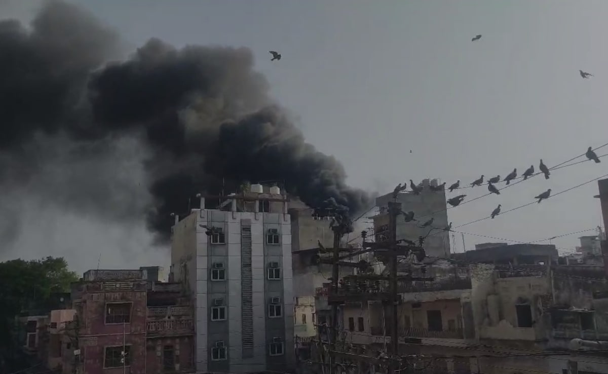 Бързо вземете Резюме е генериран от AI прегледано Newsroom Пожар