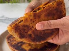 Masala Khakra: A Crispy, Savoury Delight That Will Make Evening Chai Time Better Masala Khakra: A Crispy, Savoury Delight That Will Make Evening Chai Time Better