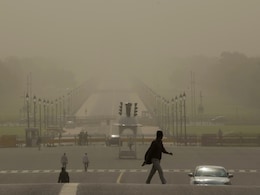 Delhi Dust Storm: दिल्ली में क्यों उठा धूल का बवंडर? राजस्थान-हरियाणा में उठे रेत के डरावने तूफान का मंजर देखिए Delhi Dust Storm: दिल्ली में क्यों उठा धूल का बवंडर? राजस्थान-हरियाणा में उठे रेत के डरावने तूफान का मंजर देखिए