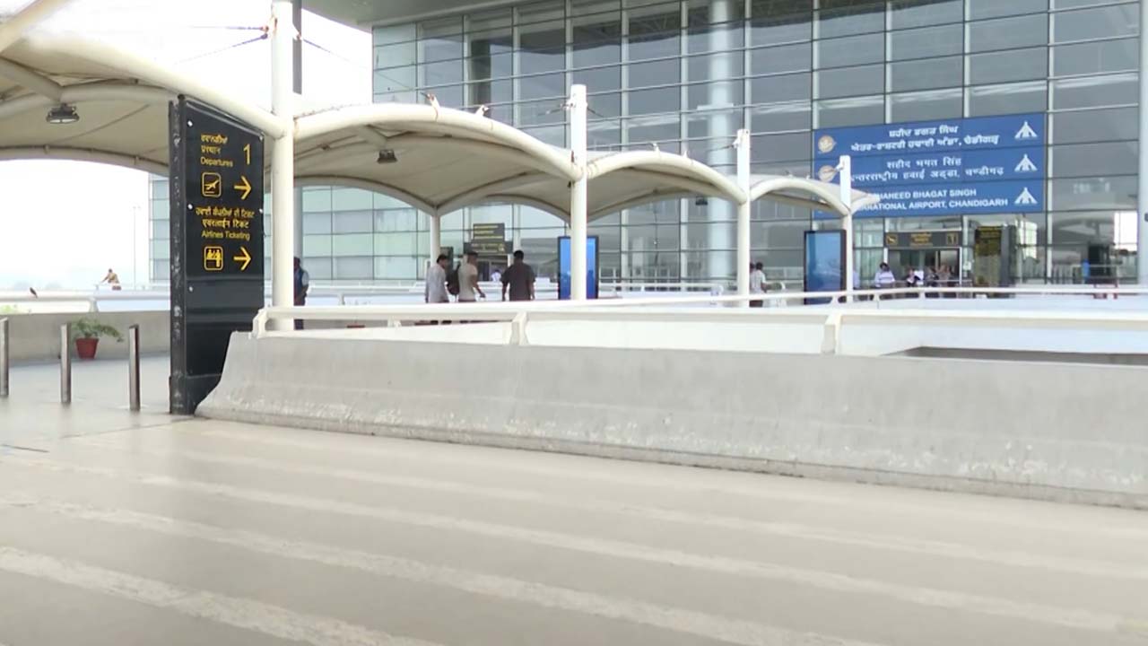 Indian Airlines Cancel 400+ Flights; 27 Airports Shut Amid Airspace Restrictions