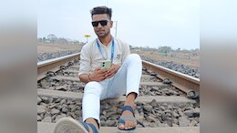 रील बनाते समय गई जान: दो दोस्त रेलवे ट्रैक पर रिकॉर्ड कर रहे थे वीडियो, डेमो ट्रेन ने मारी टक्कर