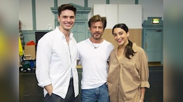 <i>Come Fall In Love</i>: When "OG Raj" Shah Rukh Khan Paid A Visit To The <i>DDLJ</i> Musical's Cast In London