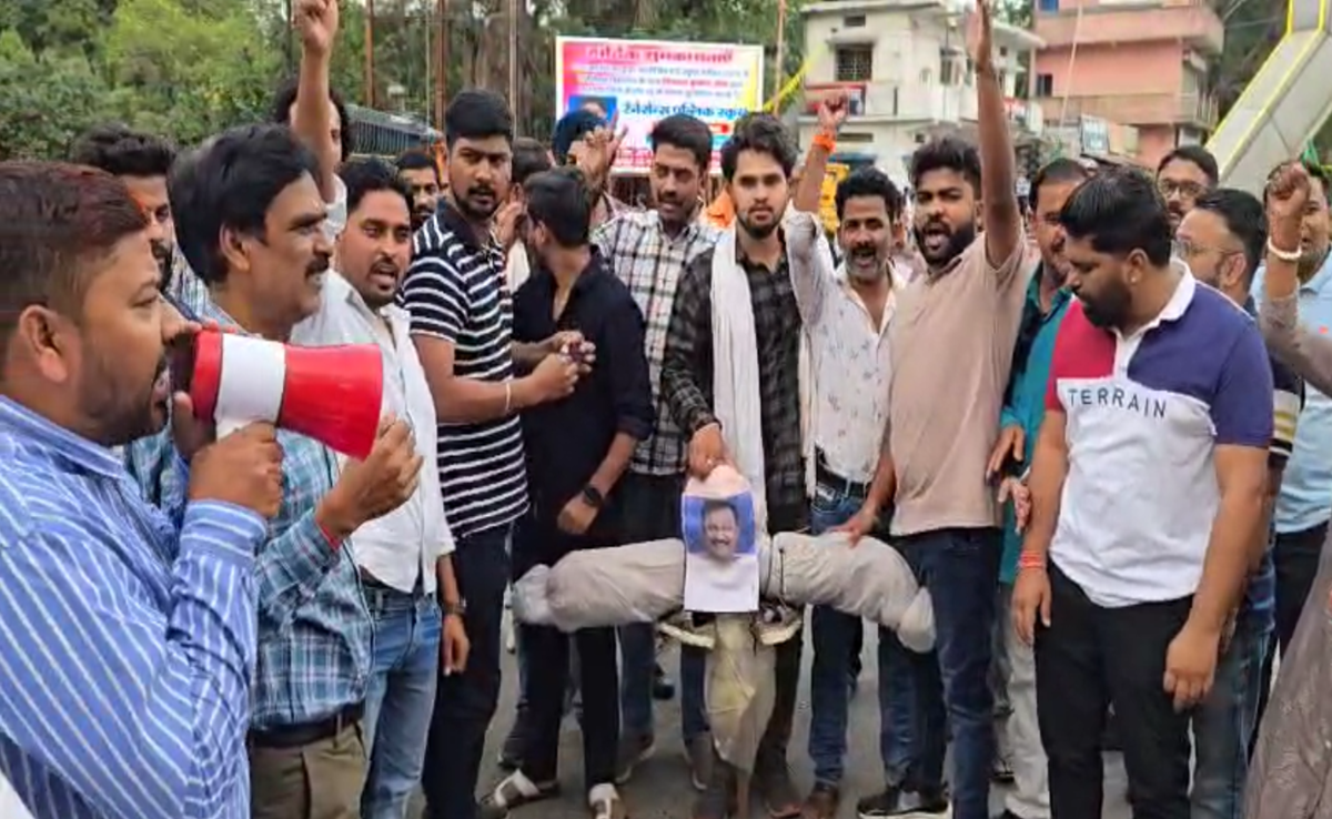 MP के मंत्री का CG में भी विरोध! कर्नल सोफिया कुरैशी मामले में विजय शाह मुश्किलों में, हर तरफ किरकिरी