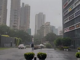Mumbai Rain : मुंबईकरांच्या वीकेंडची पावसाने सुरुवात; अनेक भागात पावसाच्या सरी