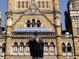 मुंबईकरांना पहिल्या पावसाचा फटका, कामात दिरंगाई करणाऱ्या 4 अधिकाऱ्यांवर महापालिकेची कारवाई