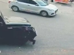 सिक्योरिटी गार्ड ने हॉर्न बजाने से किया मना तो थार ने कुचला, पैरों की 10 से ज्यादा हड्डियां टूटी सिक्योरिटी गार्ड ने हॉर्न बजाने से किया मना तो थार ने कुचला, पैरों की 10 से ज्यादा हड्डियां टूटी