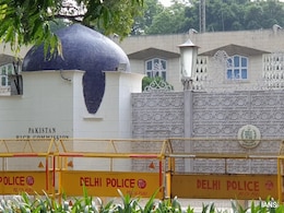 भारत सरकार ने पाक उच्चायोग के एक अधिकारी को 24 घंटे में भारत छोड़ने के आदेश दिए