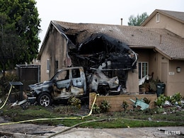 2 Killed, 8 Injured After Small Plane Crashes Into California Neighborhood 2 Killed, 8 Injured After Small Plane Crashes Into California Neighborhood