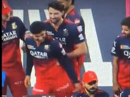 Watch: Tim David, Liam Livingstone Push Young RCB Star Away From Virat Kohli Watch: Tim David, Liam Livingstone Push Young RCB Star Away From Virat Kohli