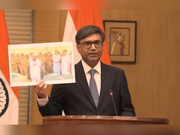 Operation Sindoor: पाक की गुस्ताखी गिनाते हुए विदेश सचिव ने क्यों दिखाई आतंकी के जनाजे की तस्वीर? जानिए Operation Sindoor: पाक की गुस्ताखी गिनाते हुए विदेश सचिव ने क्यों दिखाई आतंकी के जनाजे की तस्वीर? जानिए