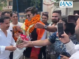 UPSC फोड़ने वाले हरियाणा के अभिलाष सुंदरम पहुंचे अपने घर, मां और भगवान का किया 'थैंक्स' UPSC फोड़ने वाले हरियाणा के अभिलाष सुंदरम पहुंचे अपने घर, मां और भगवान का किया 'थैंक्स'
