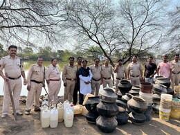 Excise Department Action : 200 लीटर महुआ और 4000 किलो लाहन जब्त, 15 भट्टियां को किया गया ध्वस्त, दुर्ग आबकारी विभाग की बड़ी कार्रवाई