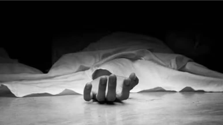 Rajasthan: मां की मौत से उबर नहीं पा रही थी बेटी, पंखे से लटकर किया सुसाइड; 11वीं में फर्स्ट डिवीजन से हुई पास Rajasthan: मां की मौत से उबर नहीं पा रही थी बेटी, पंखे से लटकर किया सुसाइड; 11वीं में फर्स्ट डिवीजन से हुई पास
