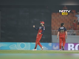 RCB vs PBKS: बंगळूरूचा 'विराट'विजयासह फायनलमध्ये प्रवेश, विजेतेपदापासून एक पाऊल दुर RCB vs PBKS: बंगळूरूचा 'विराट'विजयासह फायनलमध्ये प्रवेश, विजेतेपदापासून एक पाऊल दुर