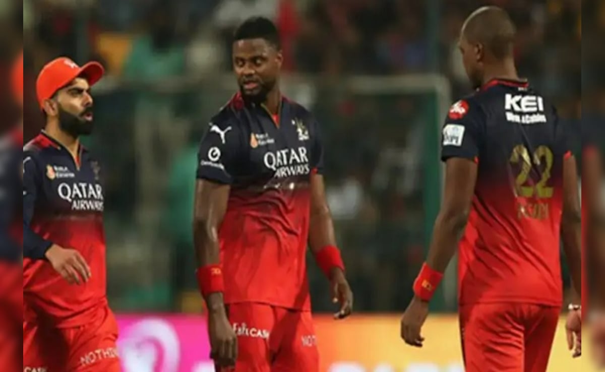 टी20 वर्ल्ड कप में लगाया  विकटों का ढेर, अब PSL छोड़ा, खेलेगा आईपीएल में, KKR से किया करार