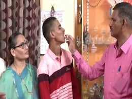 Parents Celebrate Son Who Failed His Class 10 Exam In Karnataka Parents Celebrate Son Who Failed His Class 10 Exam In Karnataka