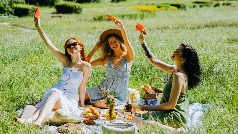 Summer के लिए Stylish और Trendy Dresses पर शानदार सेल, अब अपने Wardrobe को Budget में करें अपग्रेड! Summer के लिए Stylish और Trendy Dresses पर शानदार सेल, अब अपने Wardrobe को Budget में करें अपग्रेड!