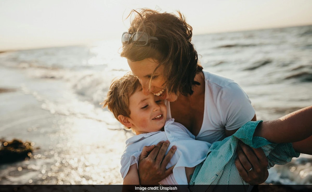 Mother's Day 2026 Date: मदर्स डे कब मनाया जाएगा, जानें इसका इतिहास और महत्व