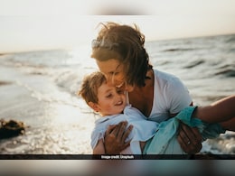 Mother's Day 2026 Date: मदर्स डे कब मनाया जाएगा, जानें इसका इतिहास और महत्व