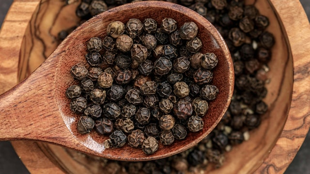 Black pepper is considered generally safe for daily consumption
