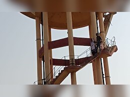 दौसा में पानी की टंकी पर चढ़कर महिला-पुरुष का हई वोल्टेज ड्रामा, प्रशासन के फूले हाथ पैर