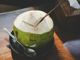 Coconut Water : नारळपाणी 'या' 5 लोकांसाठी विषासमान, नियमित पित असाल तर आजपासूनच करा बदल