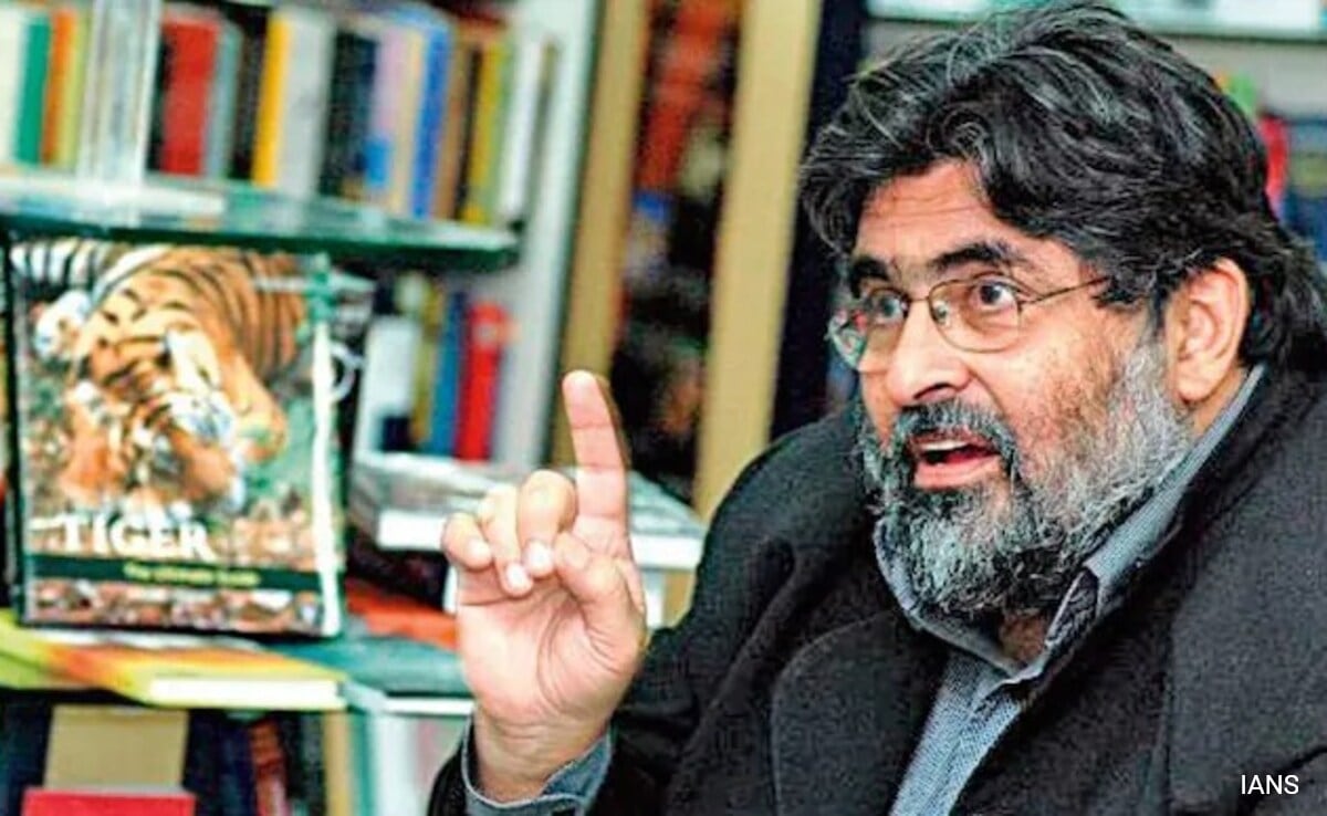 Ню Делхи Валмик Тапар един от най известните природозащитници и