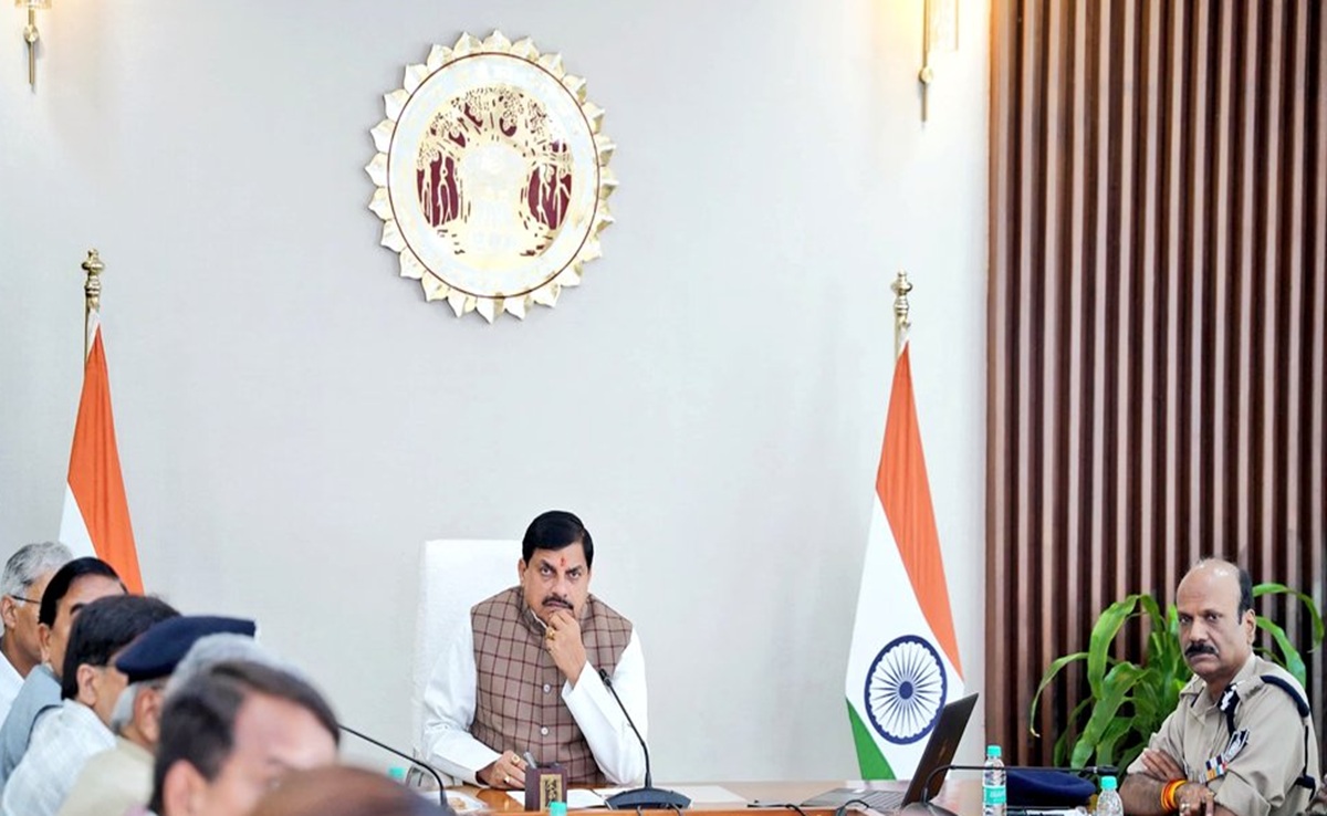 IND vs PAK: भारत-पाक तनाव के बीच मोहन सरकार का बड़ा फैसला, सरकारी कर्मचारियों की छु्ट्&zwnj;टी को लेकर ये कहा