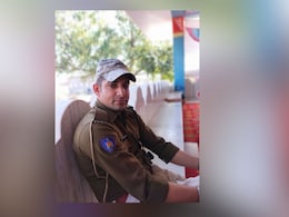 Rajasthan: बजरी माफिया के डंपर से कुचले कॉन्स्टेबल की 3 दिन बाद मौत, अवैध बजरी परिवहन रोकने पर चढ़ाया था डंपर Rajasthan: बजरी माफिया के डंपर से कुचले कॉन्स्टेबल की 3 दिन बाद मौत, अवैध बजरी परिवहन रोकने पर चढ़ाया था डंपर