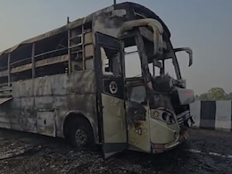 बस में लग गई आग और नहीं खुला इमरजेंसी गेट... लखनऊ में दो बच्चों समेत 5 की मौत बस में लग गई आग और नहीं खुला इमरजेंसी गेट... लखनऊ में दो बच्चों समेत 5 की मौत