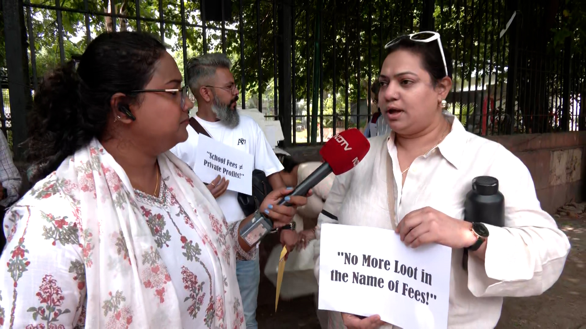 "No More Loot In The Name Of Fees": Delhi Parents Protest Against Sky-High School Fees, Demand Government Intervention