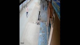 Shivpuri News: पहले दी मजदूर को पैसा सही से गिनने की सलाह, फिर खुद ही झपटकर हुआ फरार... CCTV में कैद हुई घटना