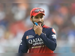RCB vs SRH: रजत पाटीदार और पैट कमिंस ने की एक ही गलती, बोर्ड ने ठोक दिया जुर्माना RCB vs SRH: रजत पाटीदार और पैट कमिंस ने की एक ही गलती, बोर्ड ने ठोक दिया जुर्माना
