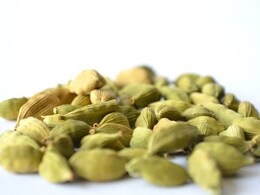 इलायची का जादू: रंग, स्वाद और खुशबू का अनोखा संसार