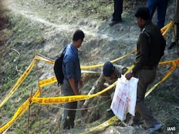 Woman's Body Found In Suitcase Dumped Along Gurugram Roadside Woman's Body Found In Suitcase Dumped Along Gurugram Roadside