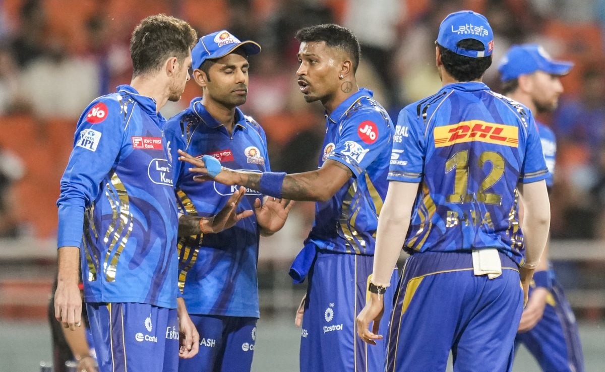 11 चौके-5 छक्के लगाकर ठोक डाले इतने रन, IPL 2026 से पहले रोहित शर्मा के साथी MI के इस बल्लेबाज ने मचाया गदर